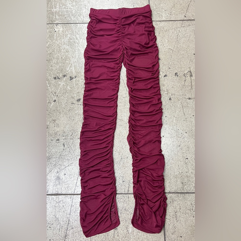 457B. Ruched Mesh Slit Hem Leggings